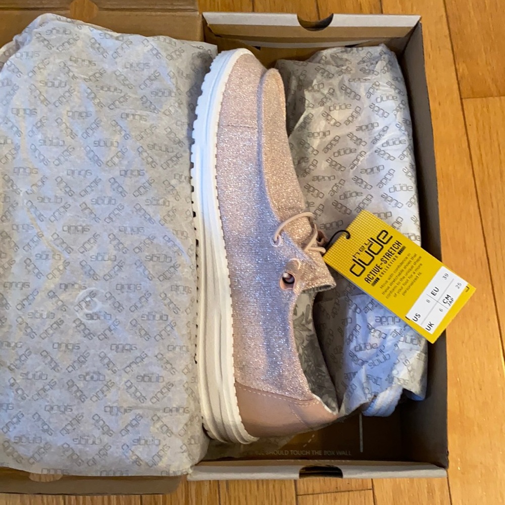 Sparkling Rose Hey Dudes. Wendy Canvas sparkling. Size 8. Brand new.